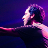 Andrés todoterreno animando el cotarro.