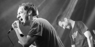 Mira qué sentimento pone este chico.