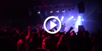 Miles de fans de MrProper se congregan para ver a sus ídolos semidesnudos